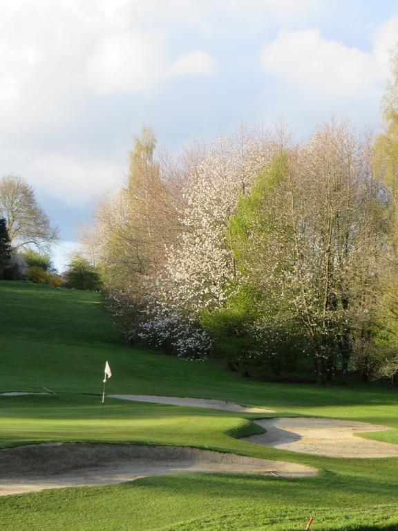 Golf&Hôtel de Falnuée Mazy Exterior foto